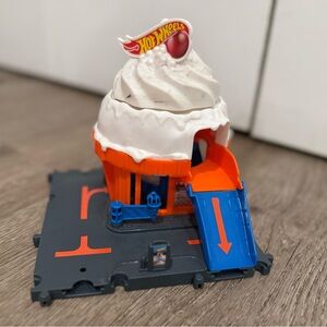 Hot Wheels Ice Cream Shop Playset